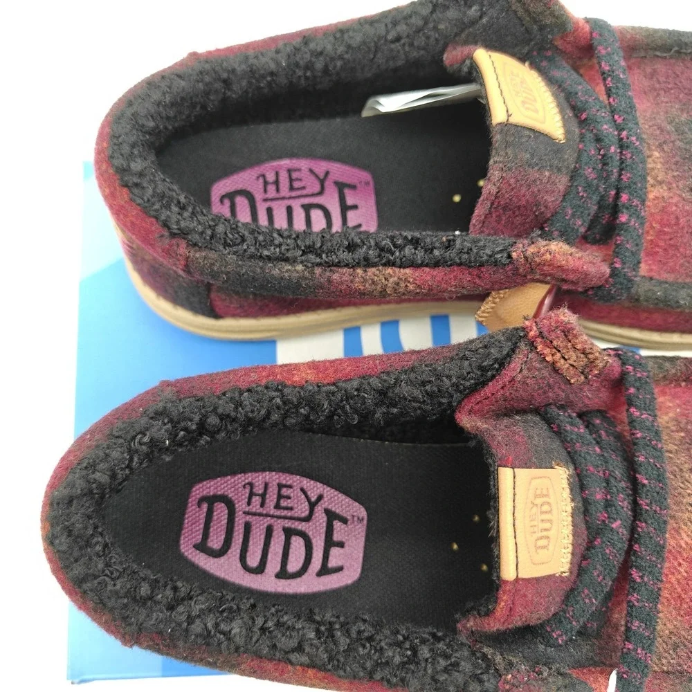 HEYDUDE Wally Cozy Plaid Men's Size 8 Red Plaid Black Slip On Shoes 44341-6RQ
